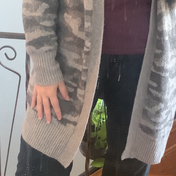 Long length camo cardigan mid thigh. Not cc eligible.  Duplicate - Picture 7 of 13